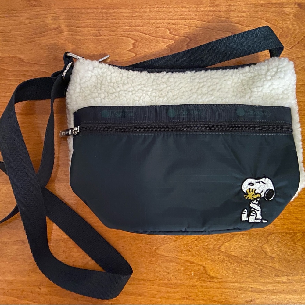 LeSportsac Peanuts Collaboration Small Bucket Shoulder Bag